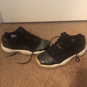 Air Jordan 11 Retro Low (Size 5.5 Youth)